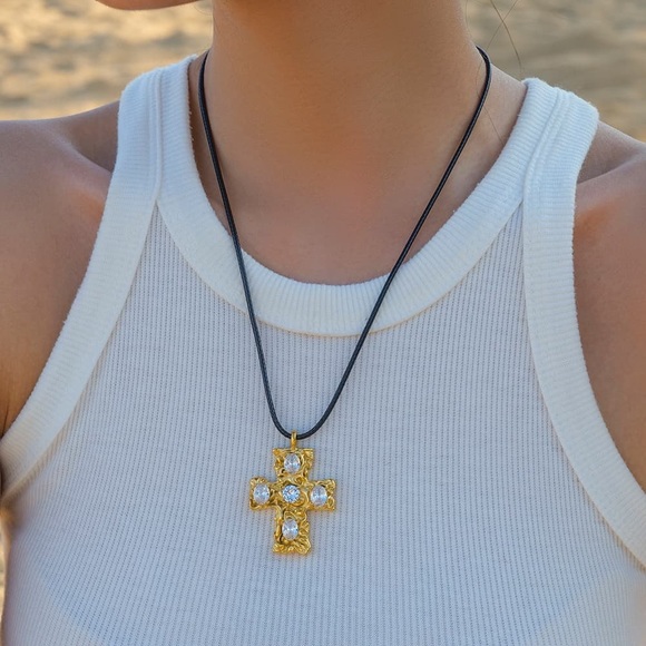 NEW: 24K Gold Cross Necklace*Large Cross*Vintage Inspired Necklace*Waterproof - Picture 4 of 5